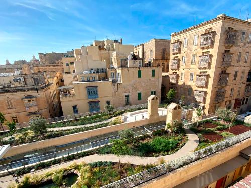 Bird's eye view onto a roof garden