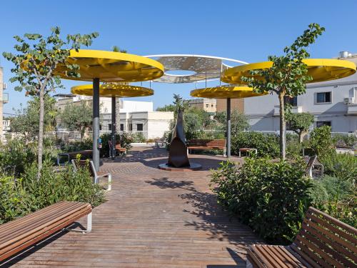 Roof garden on top of a park roof